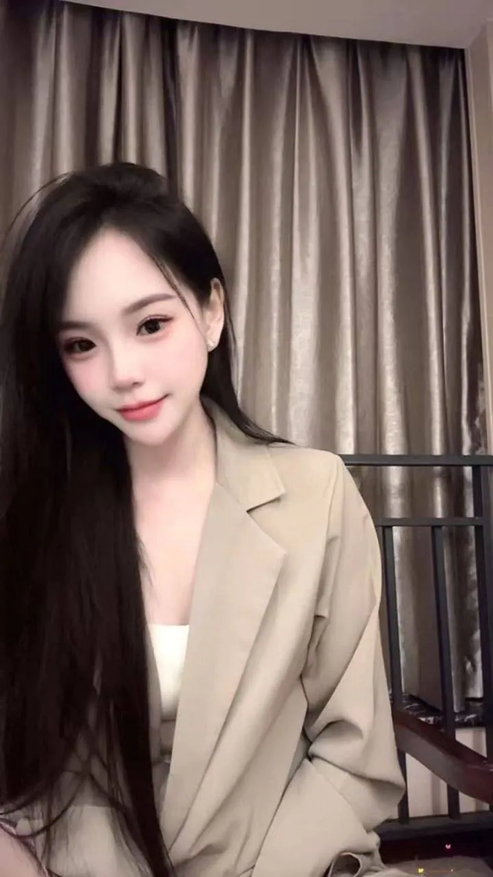 and 的照片 2